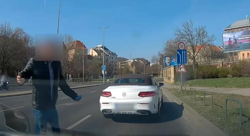 Útmenti terror: luxusautós támadt egy édesanyára – videó