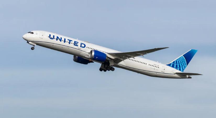 Még több járatát törli a United Airlines a magas olajárak miatt