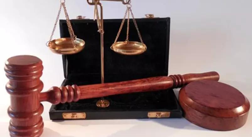 Több milliárd forint vagyoni hátrányt okozó bűnszervezet tagjai ellen folyik eljárás Pécsen