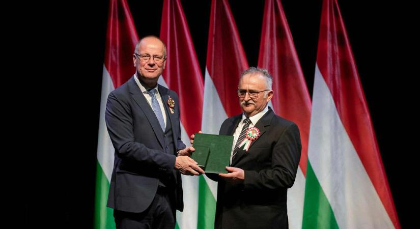 Rangos elismerést kapott a székkutasi gazdálkodó: Rostás Pétert Magyar Ezért Érdemkereszttel tüntették ki