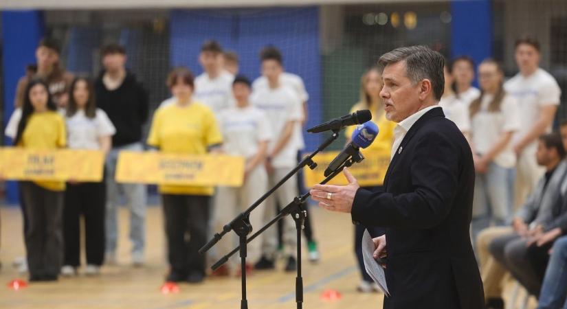 Hivatalosan is megkezdődött – záporoznak a triplák Miskolcon - fotókkal